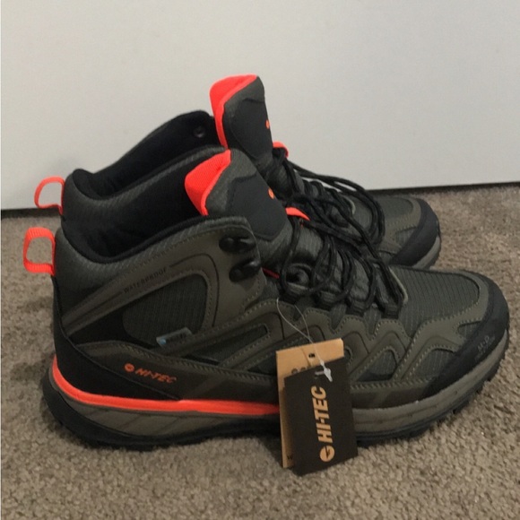 Hi-Tec hiking boots - Picture 2 of 4